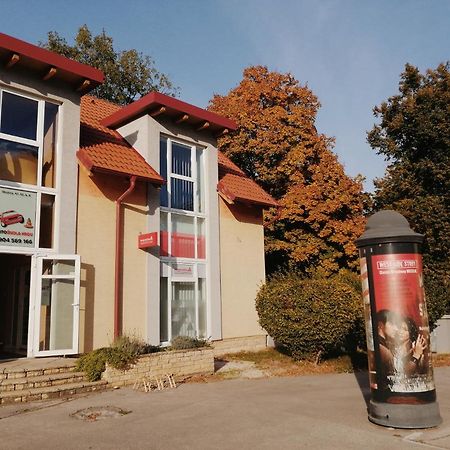 Apartman Pri Parku Sered' Exterior photo