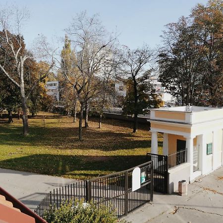 Apartman Pri Parku Sered' Exterior photo